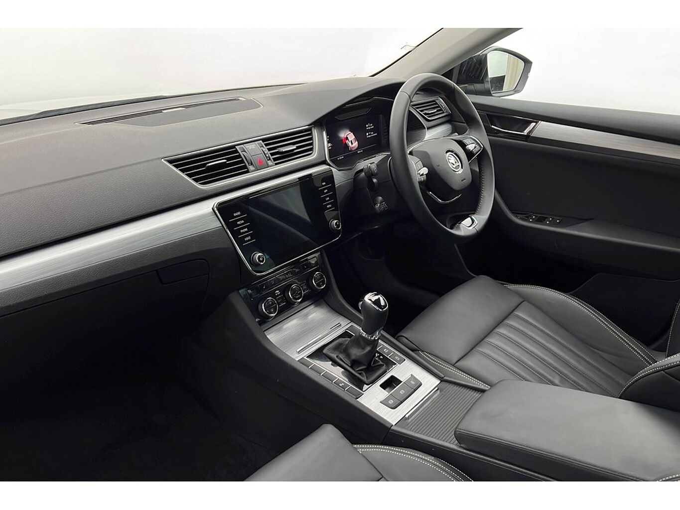 SKODA Superb Hatch SE Technology 1.5 TSI 150 PS DSG