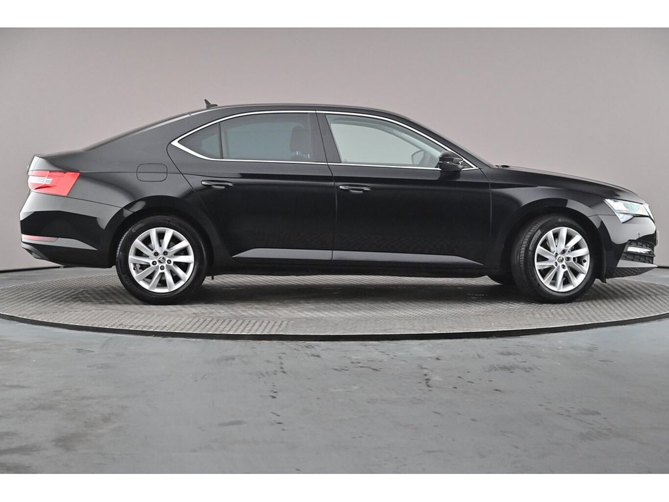 SKODA Superb Hatch SE Technology 1.5 TSI 150 PS DSG