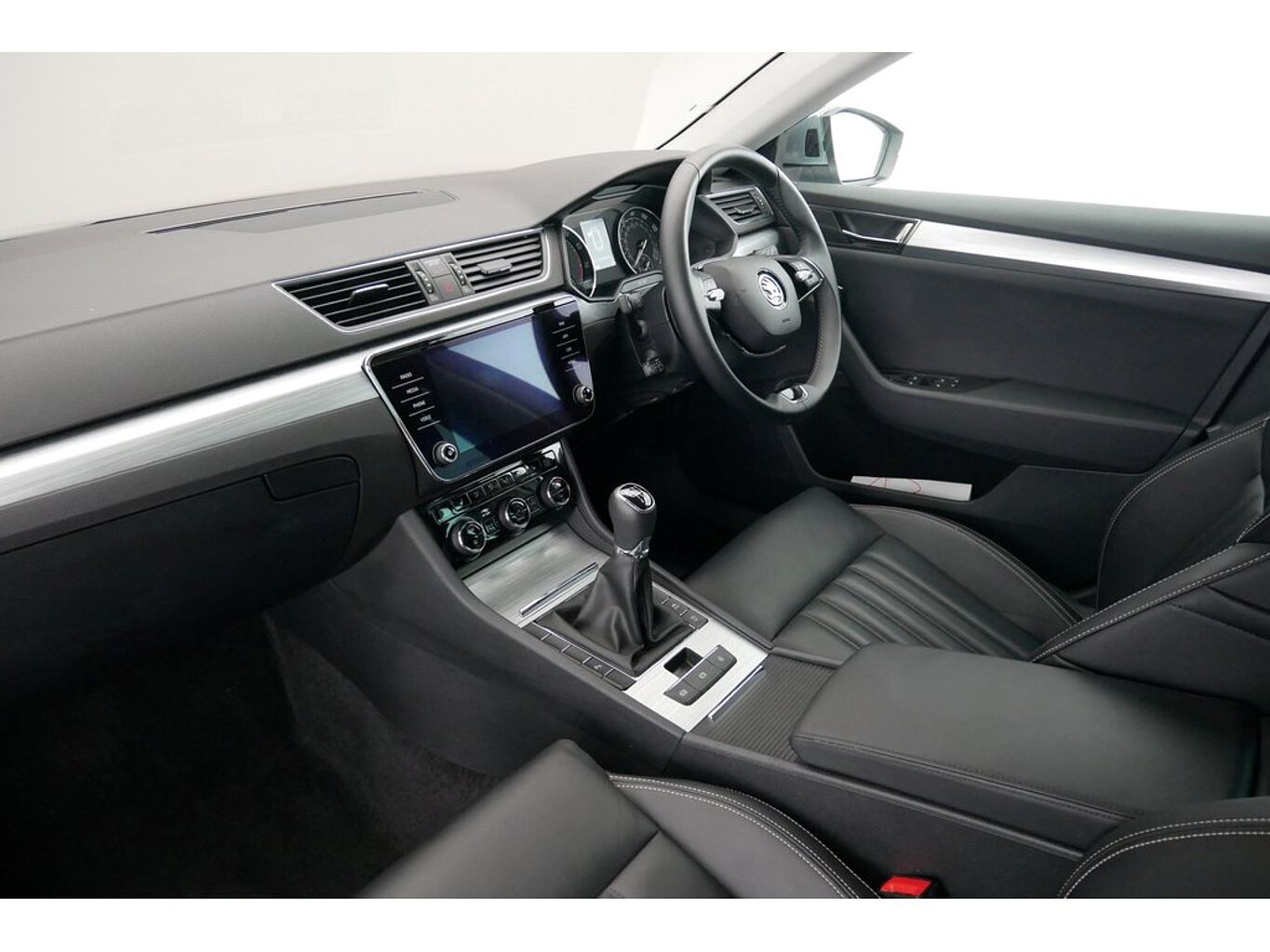 SKODA Superb Estate SE Technology 1.5 TSI 150 PS 6G Man