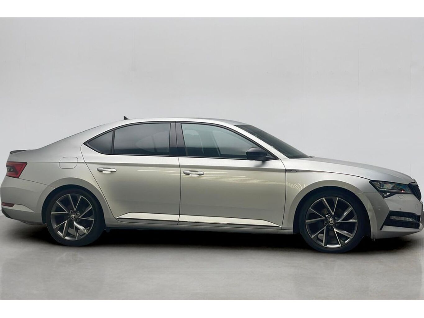 SKODA Superb Hatch Sportline Plus 2.0 TSI 190 PS DSG