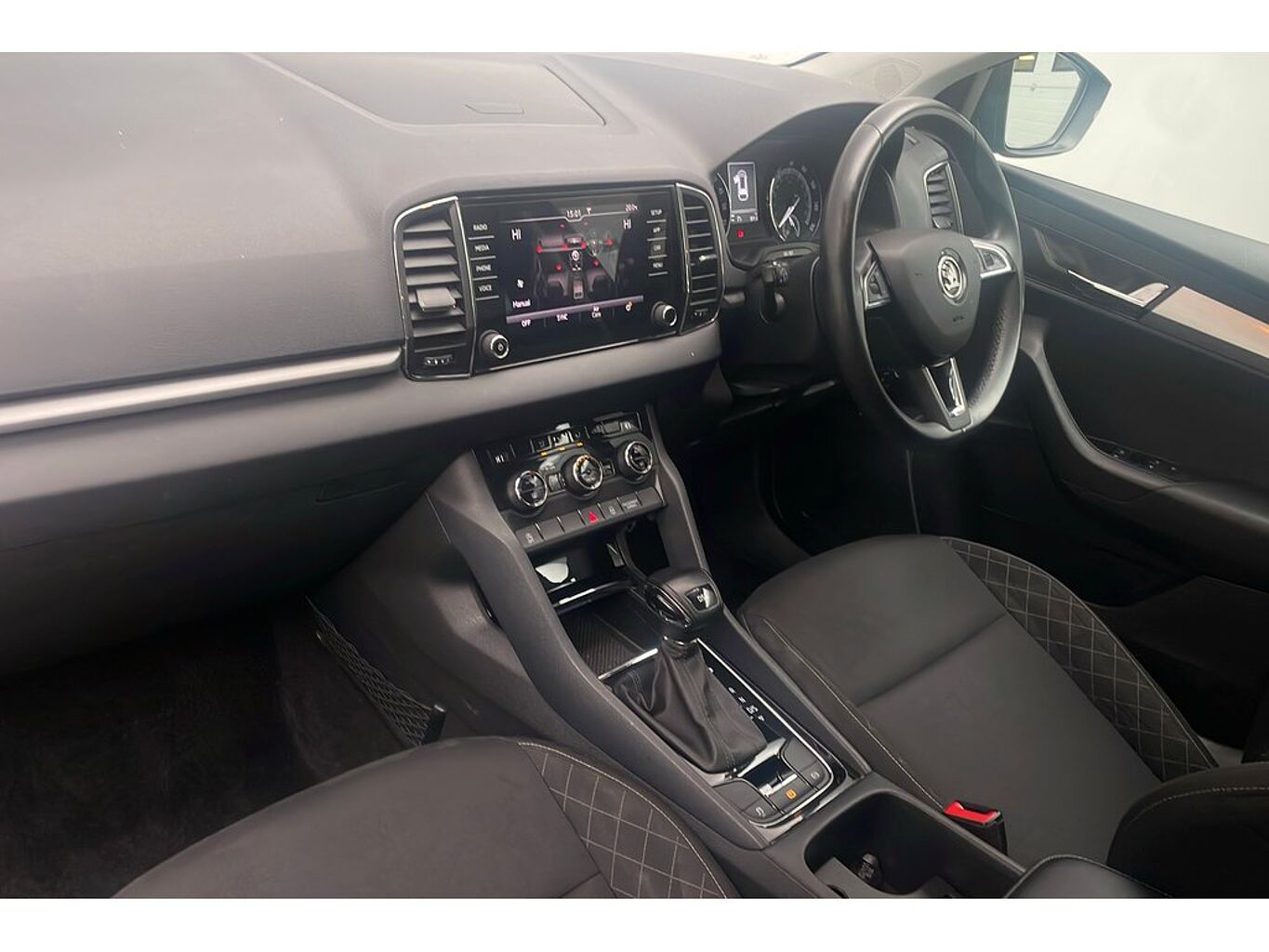 SKODA Karoq SE 1.6 TDI 115 PS DSG