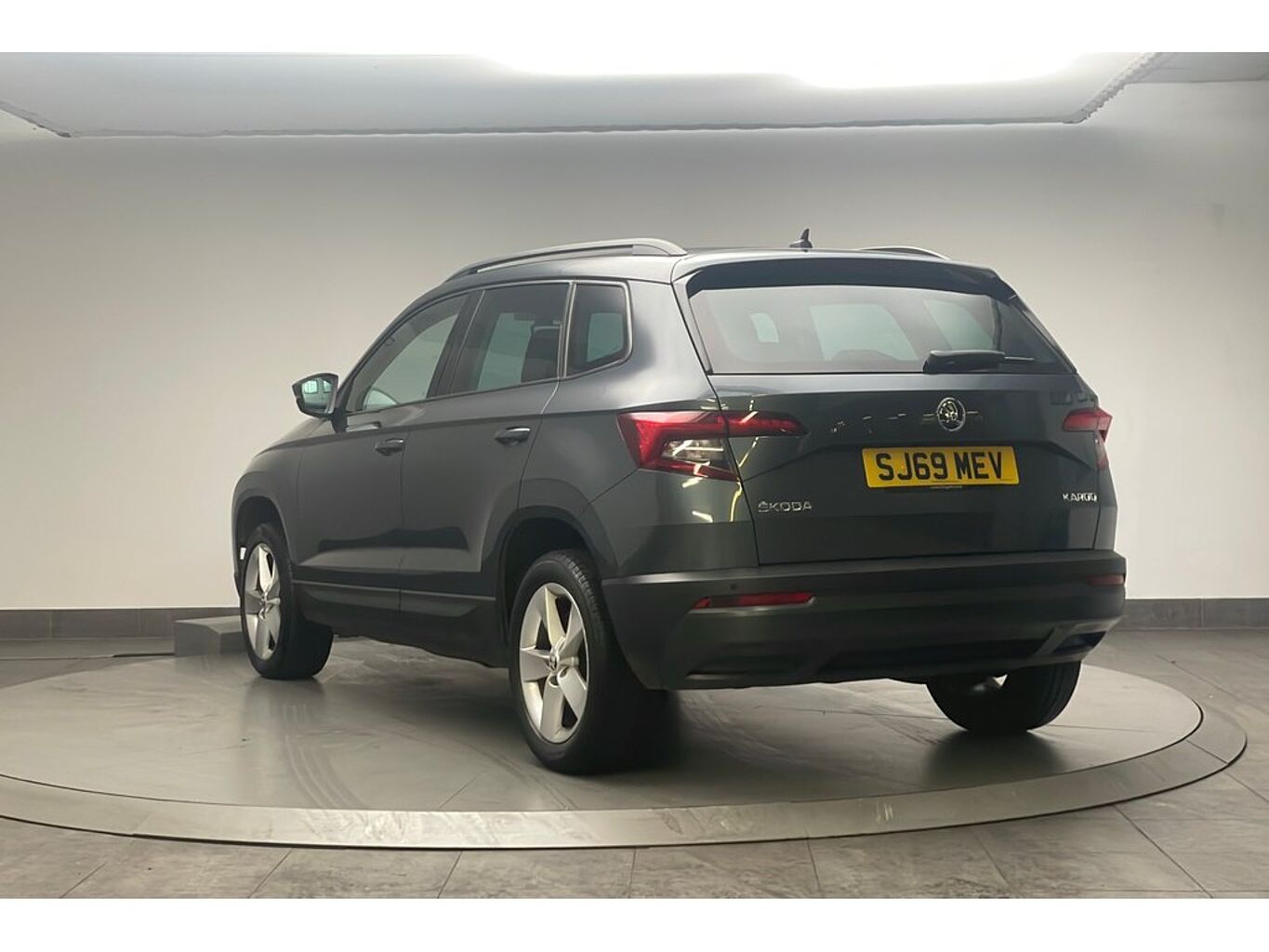 SKODA Karoq SE 1.6 TDI 115 PS DSG