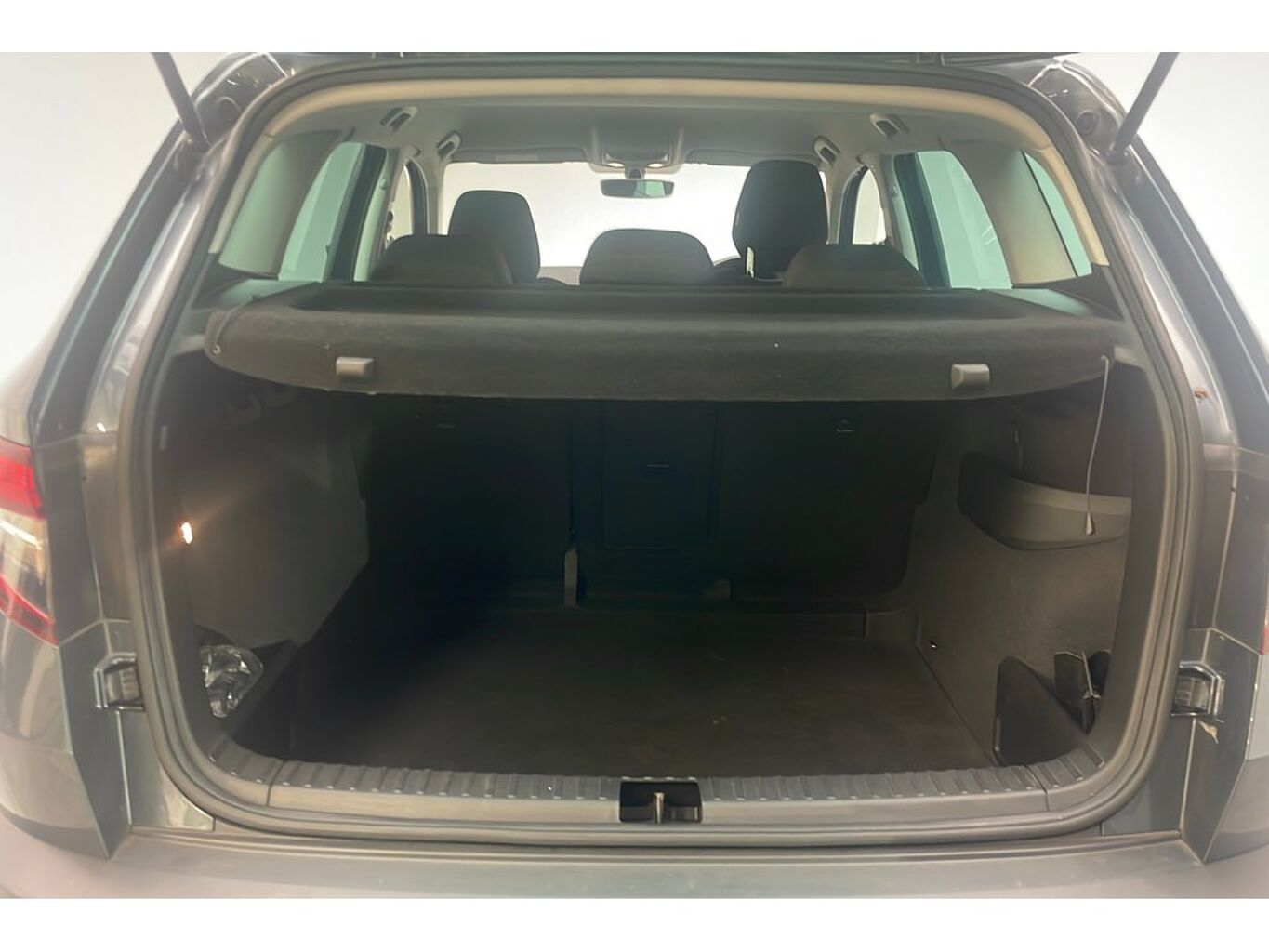 SKODA Karoq SE 1.6 TDI 115 PS DSG