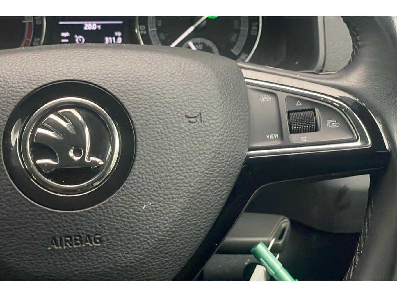 SKODA Karoq SE 1.6 TDI 115 PS DSG
